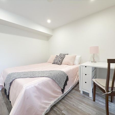 Cozy Room With Private Bath Near Don Mills Subway Toronto Zewnętrze zdjęcie