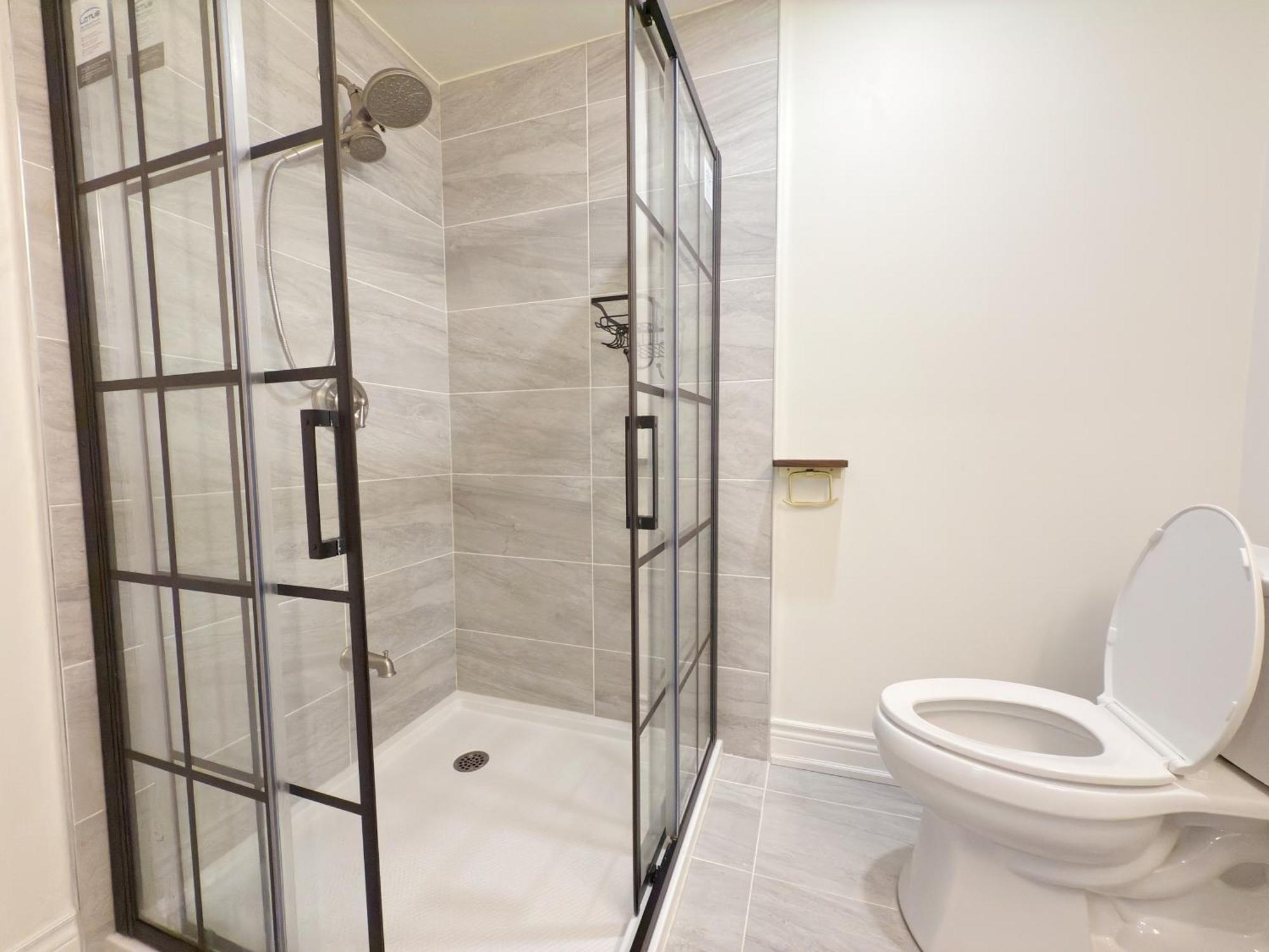 Cozy Room With Private Bath Near Don Mills Subway Toronto Zewnętrze zdjęcie